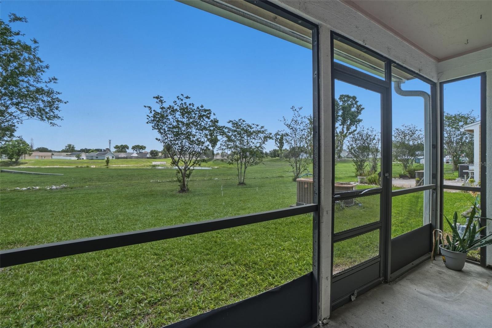WHISPER LAKES - Residential