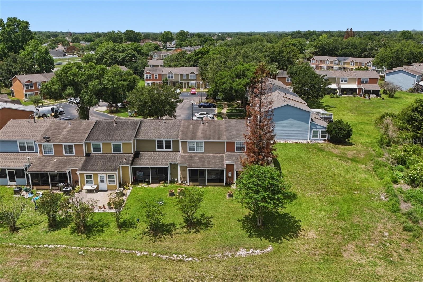 WHISPER LAKES - Residential