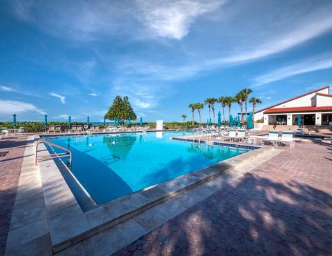 A home in LONGBOAT KEY