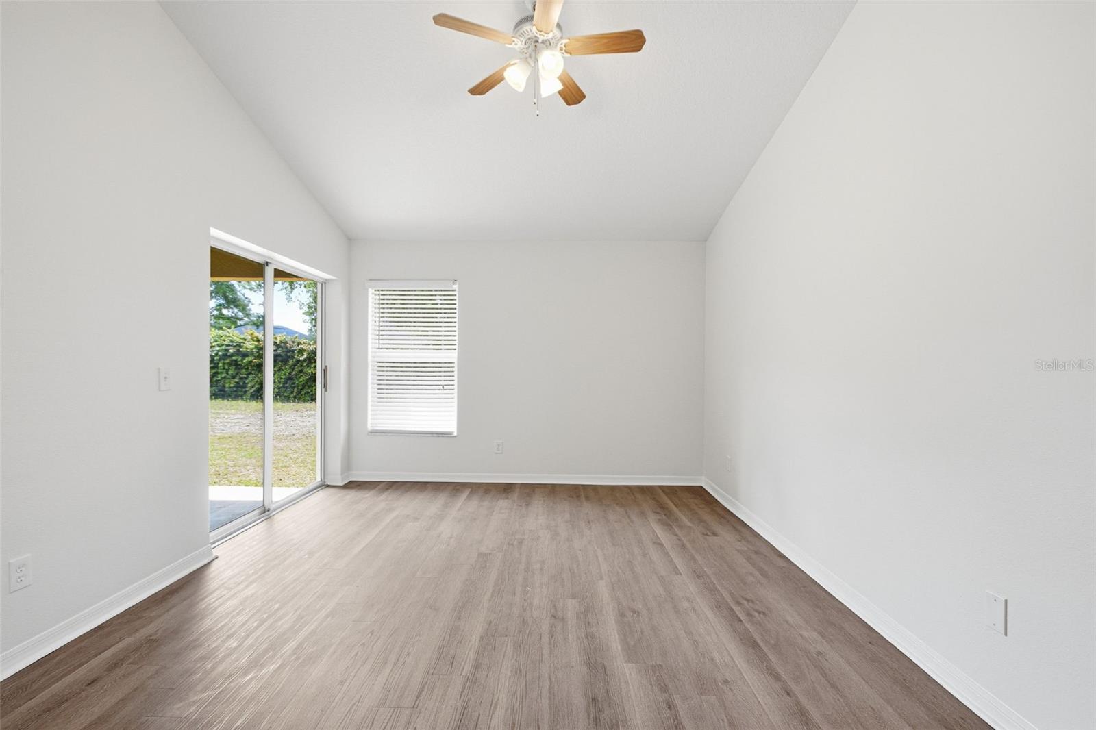 RIVERGLEN UNIT 4 PH 1 - Residential