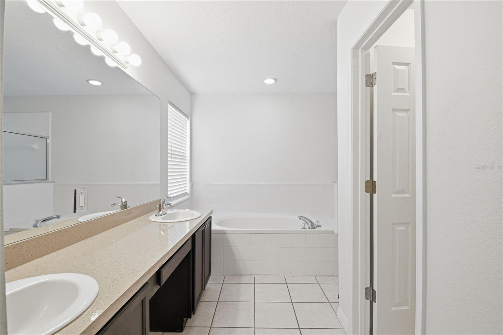 RIVERGLEN UNIT 4 PH 1 - Residential