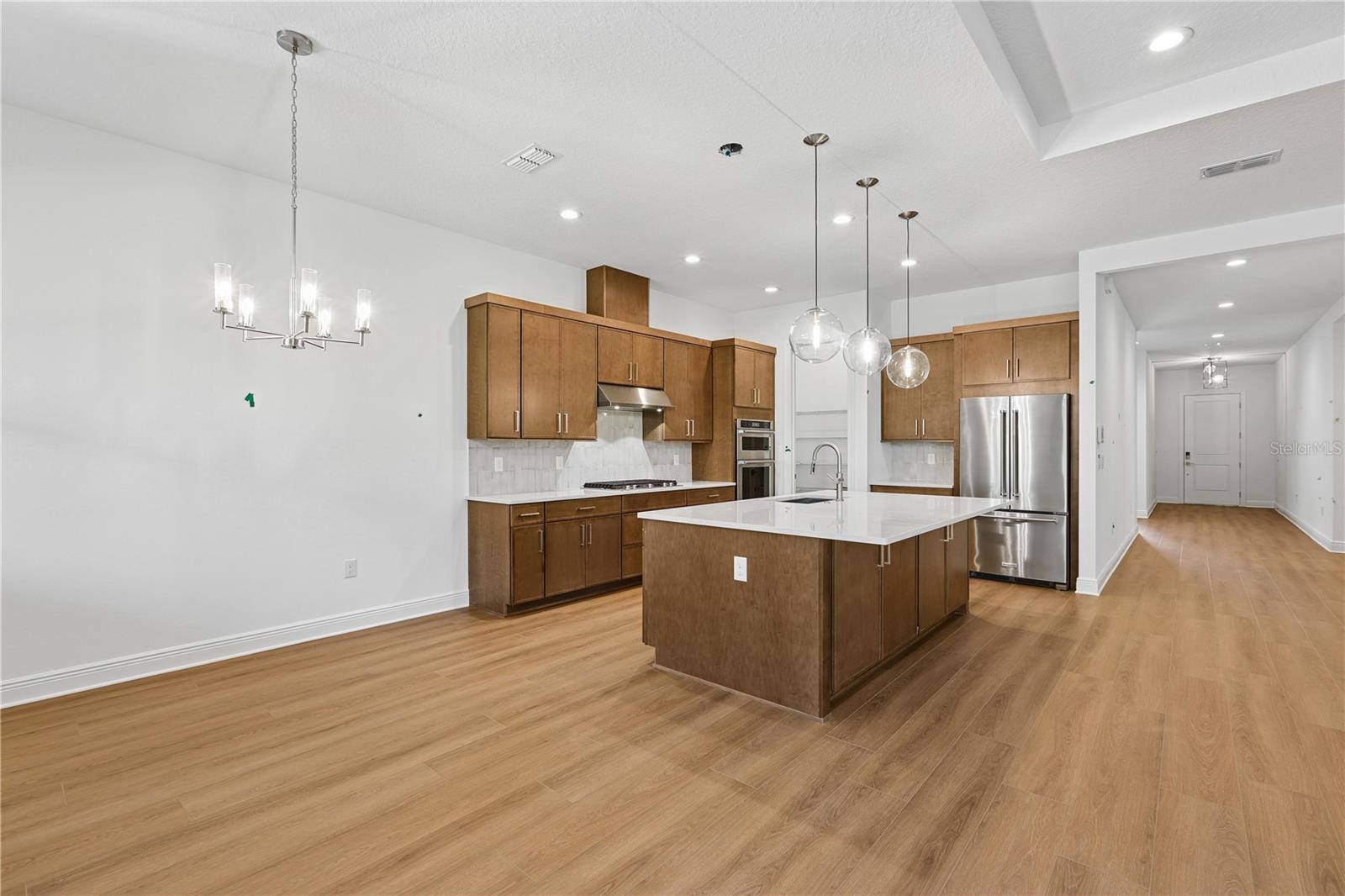 1484 STONECLIFF DRIVE