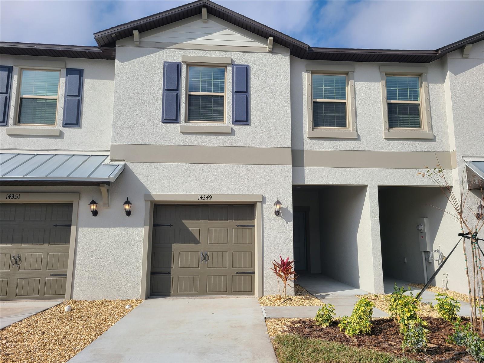 NEWER TOWNHOUSE 3-bedroom 2.5 bath with attached 1 car garage. Nicely appointed kitchen stainless steel appliances, granite counters. Tile in Main living area. Super-size master bedroom. Walk in closet. Open loft upstairs. Washer and Dryer included upstairs. Newer community with easy access to 301 and I-75. Shopping plaza nearby. Community Pool, playground, park, tennis, basketball court and trail. Pet okay with owner approval and non-refundable pet fee. Available October 1st 2025.