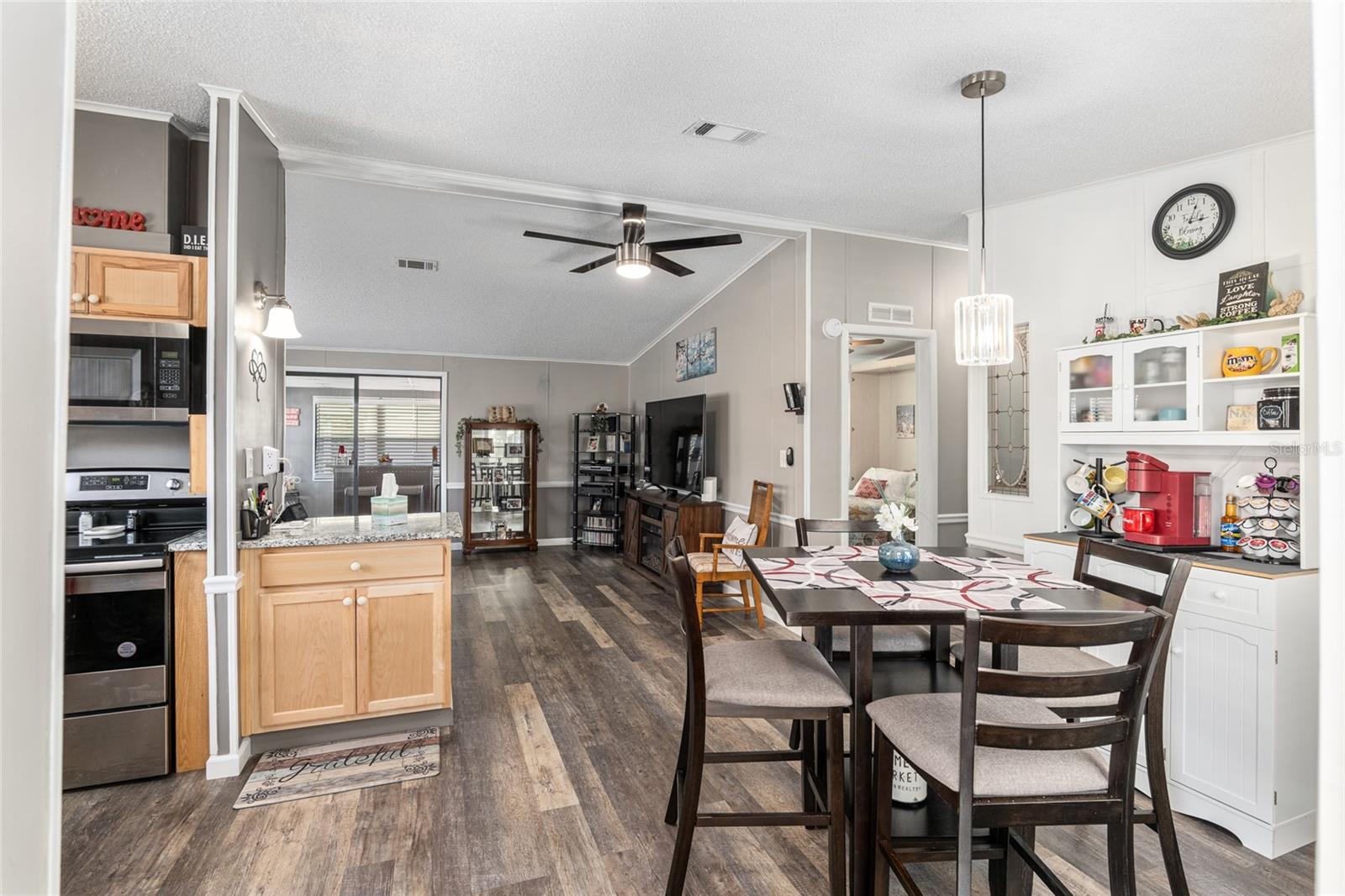 LADY LAKE ORANGE BLOSSOM GARDENS UNIT 09 - Residential