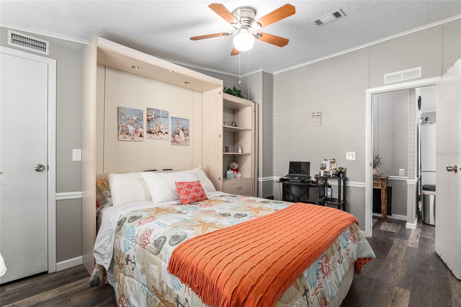 LADY LAKE ORANGE BLOSSOM GARDENS UNIT 09 - Residential