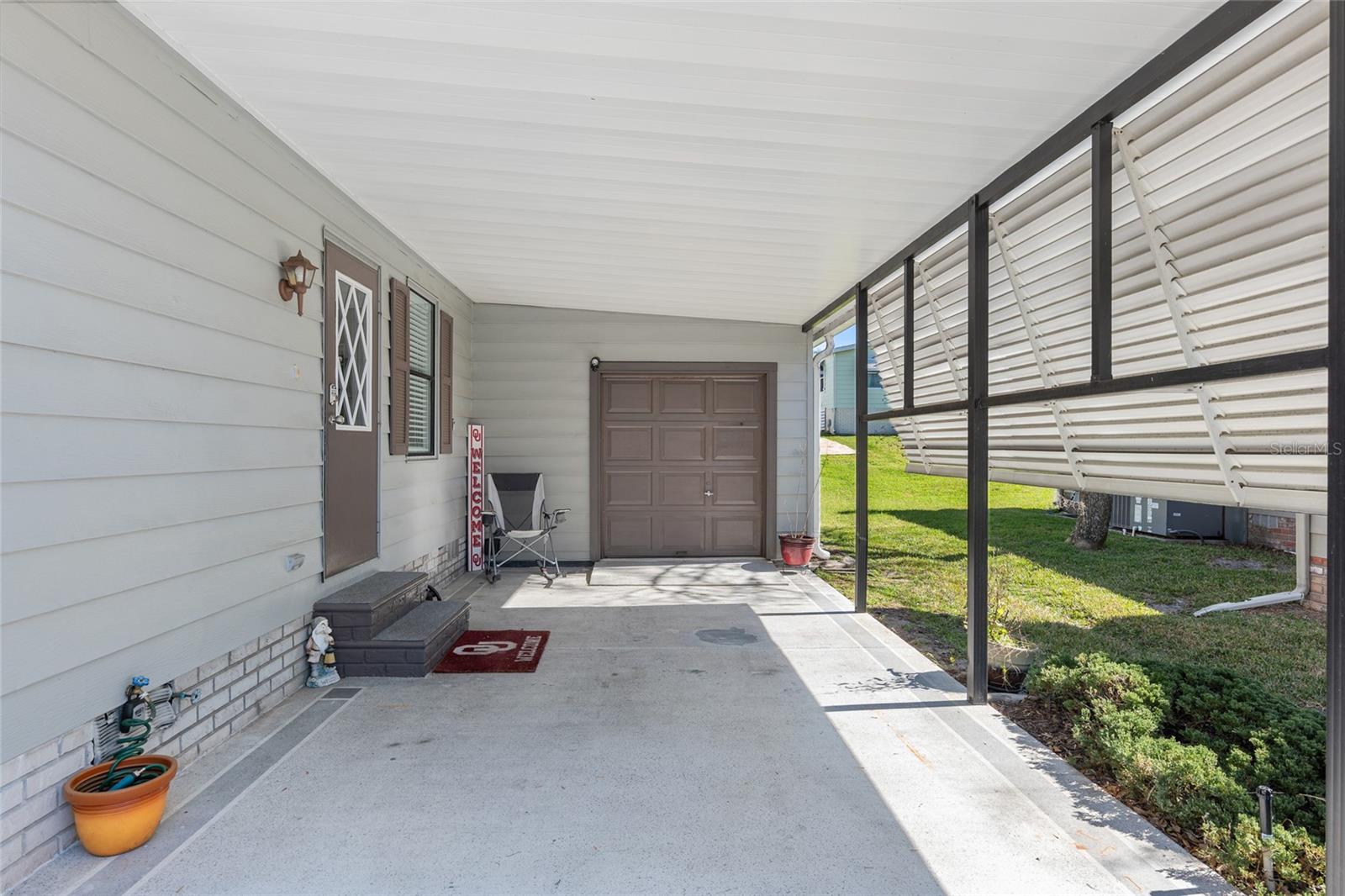 LADY LAKE ORANGE BLOSSOM GARDENS UNIT 09 - Residential