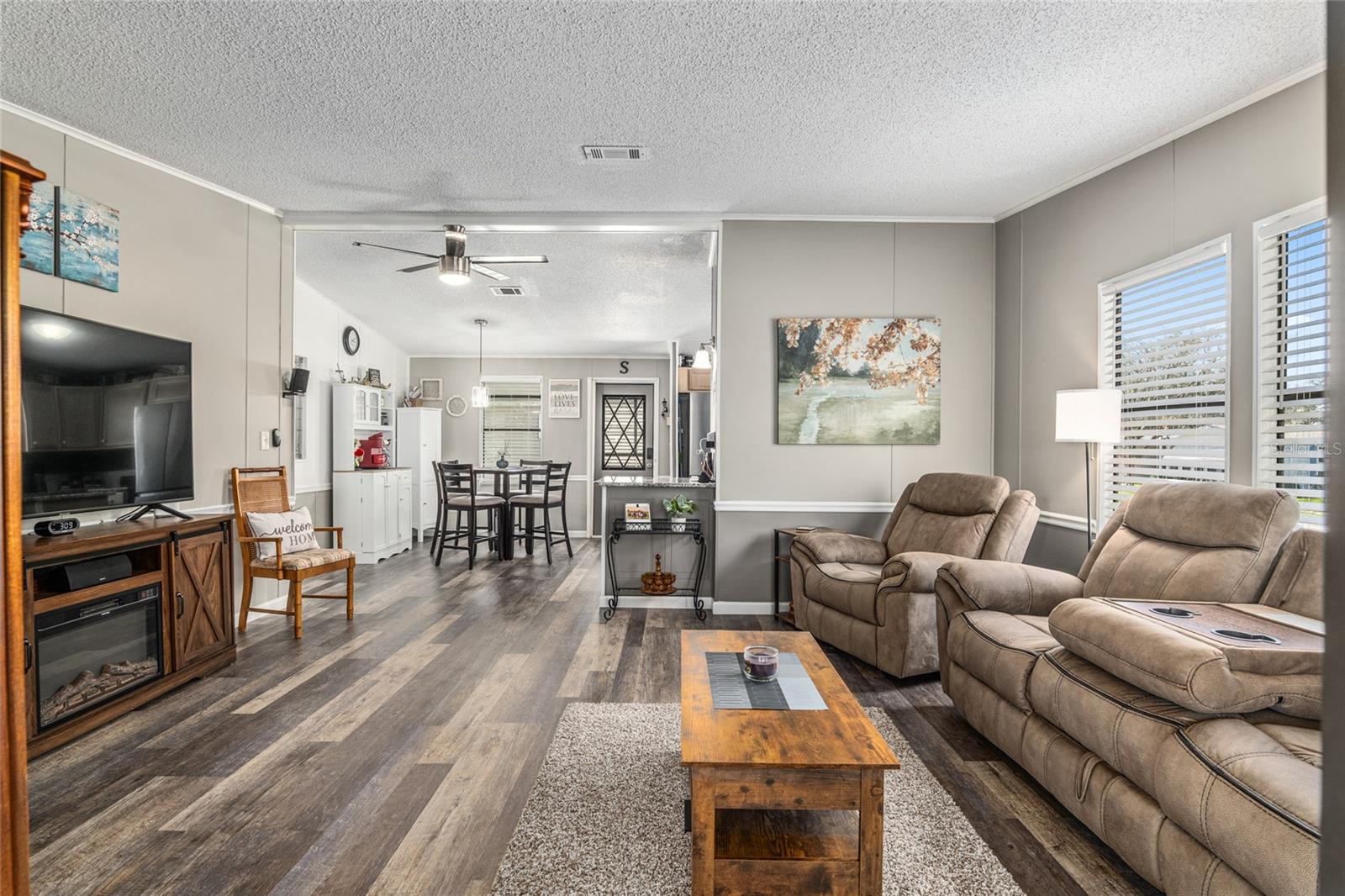 LADY LAKE ORANGE BLOSSOM GARDENS UNIT 09 - Residential