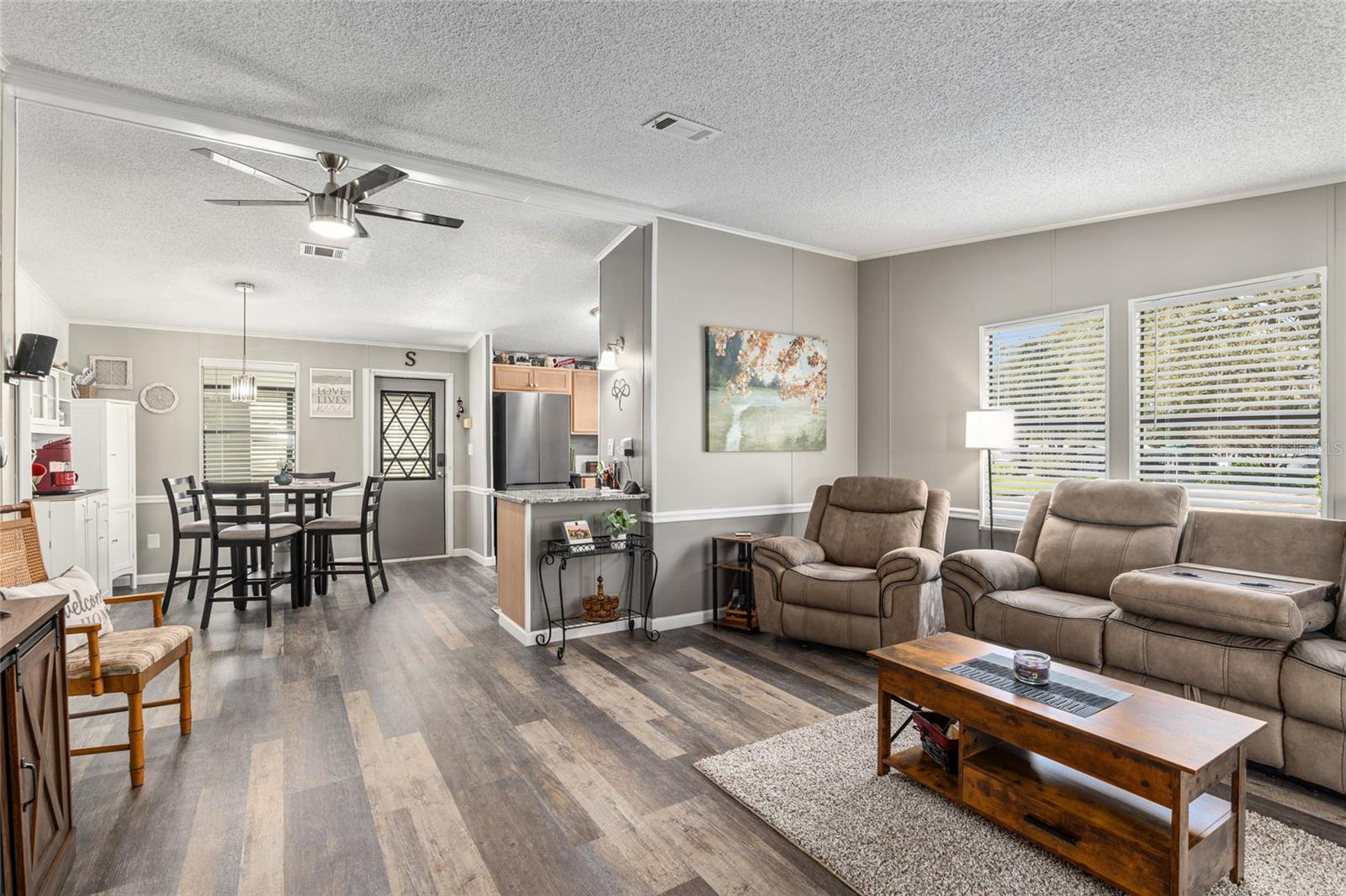 LADY LAKE ORANGE BLOSSOM GARDENS UNIT 09 - Residential