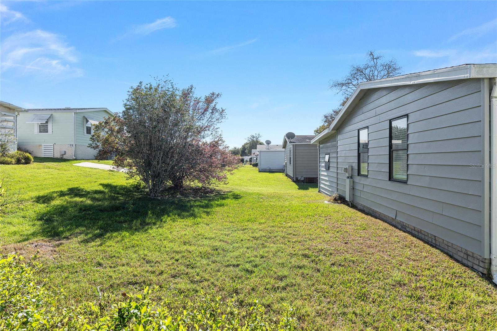 LADY LAKE ORANGE BLOSSOM GARDENS UNIT 09 - Residential