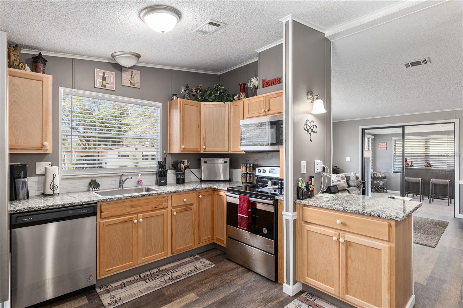 LADY LAKE ORANGE BLOSSOM GARDENS UNIT 09 - Residential