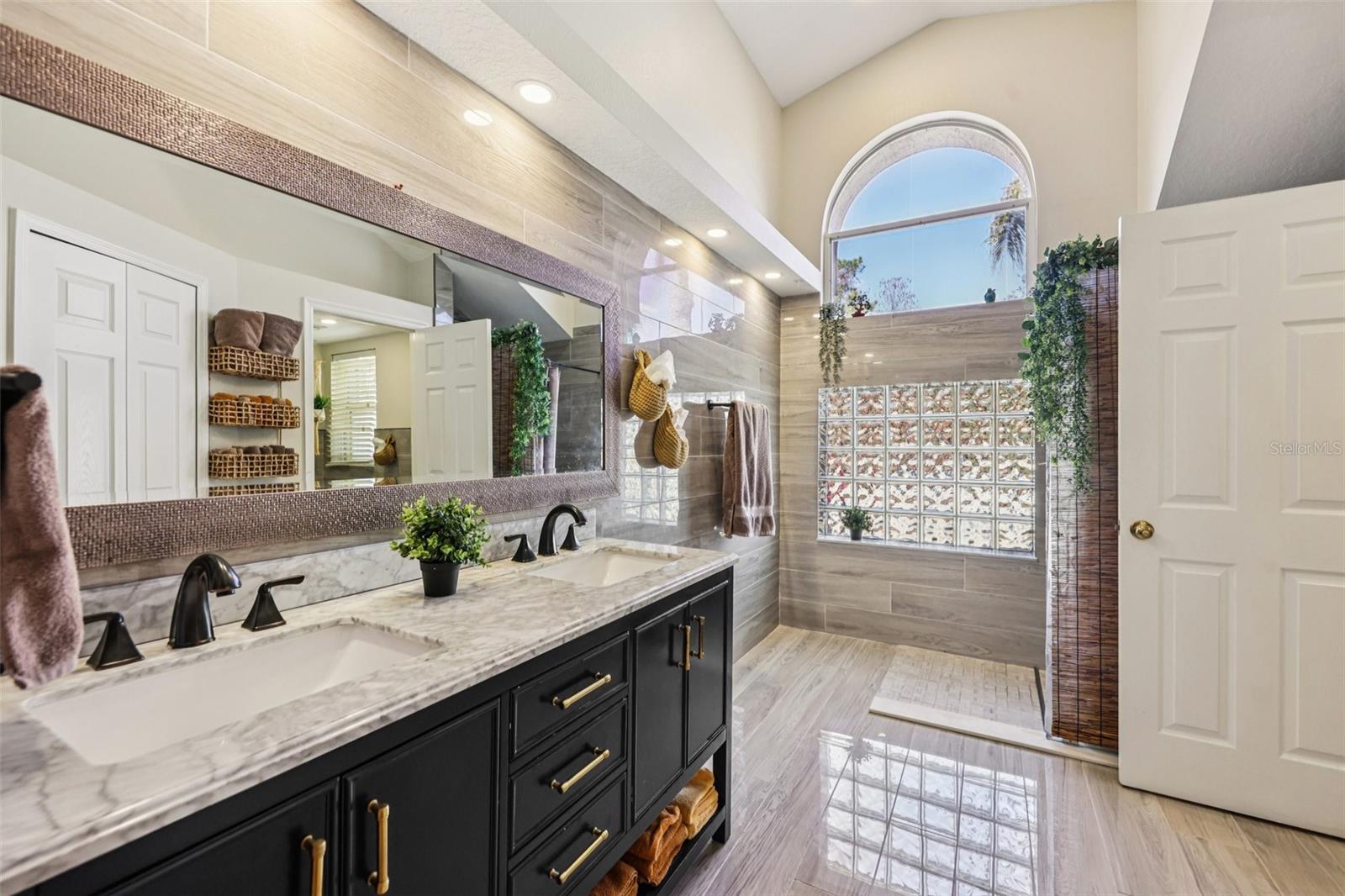 STONEYBROOK - Residential