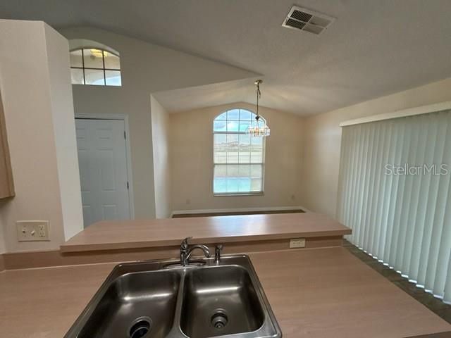 HARBOR TOWN - Residential Lease