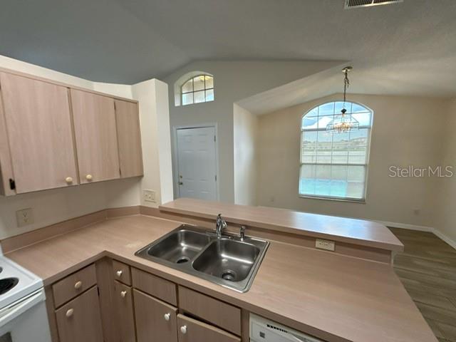 HARBOR TOWN - Residential Lease