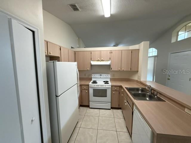 HARBOR TOWN - Residential Lease