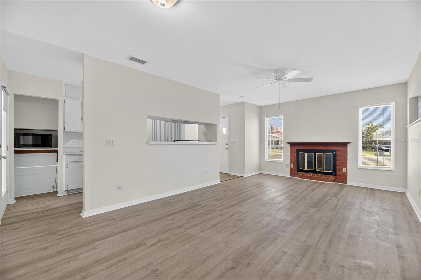 DEL WEBBS SUN CITY FLORIDA UN - Residential