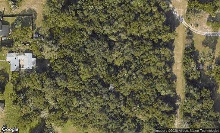 COUNTRY WOODS - Land