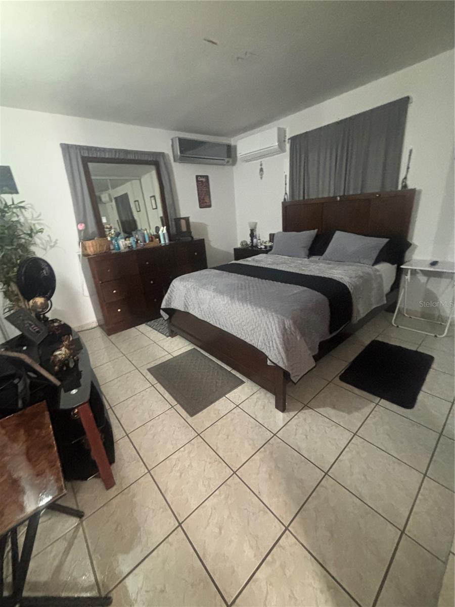 URB COUNTRY CLUB - Residential