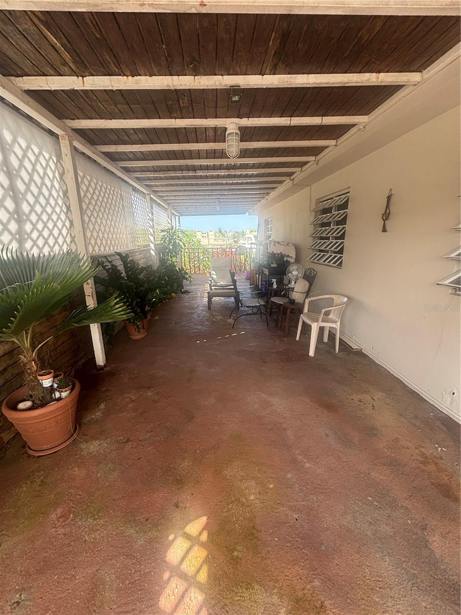 URB COUNTRY CLUB - Residential