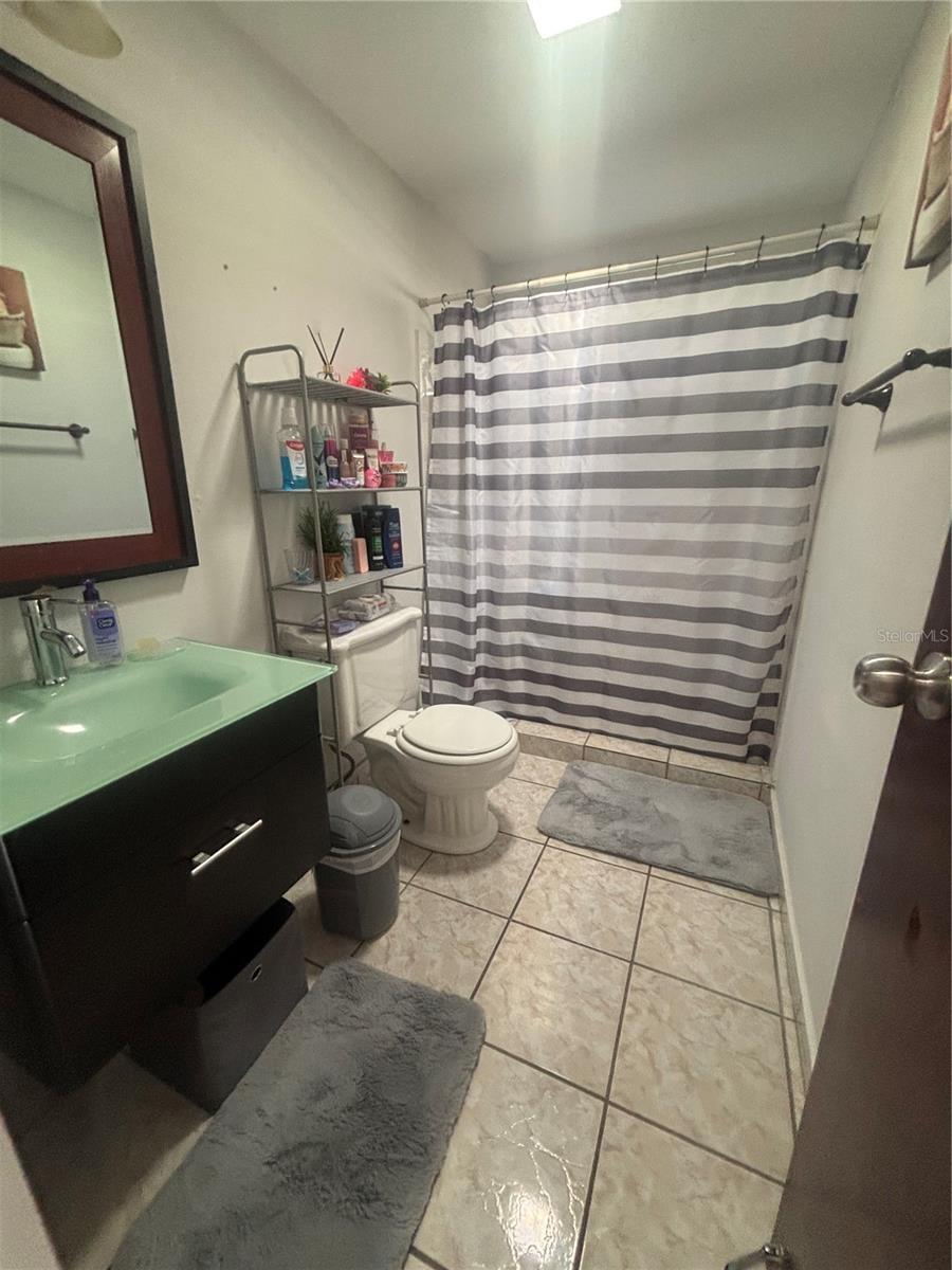 URB COUNTRY CLUB - Residential