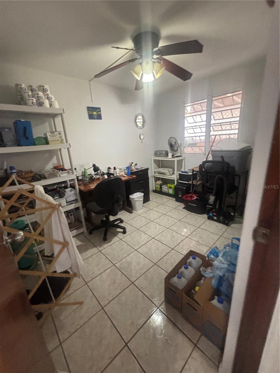 URB COUNTRY CLUB - Residential