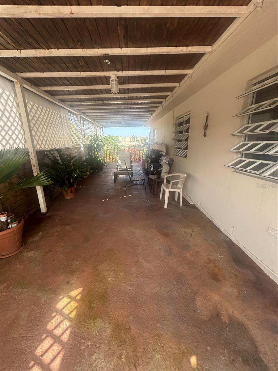 URB COUNTRY CLUB - Residential