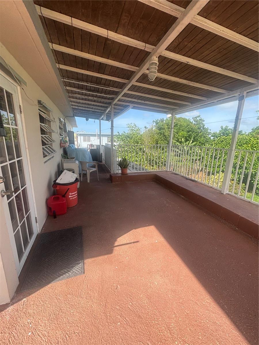 URB COUNTRY CLUB - Residential