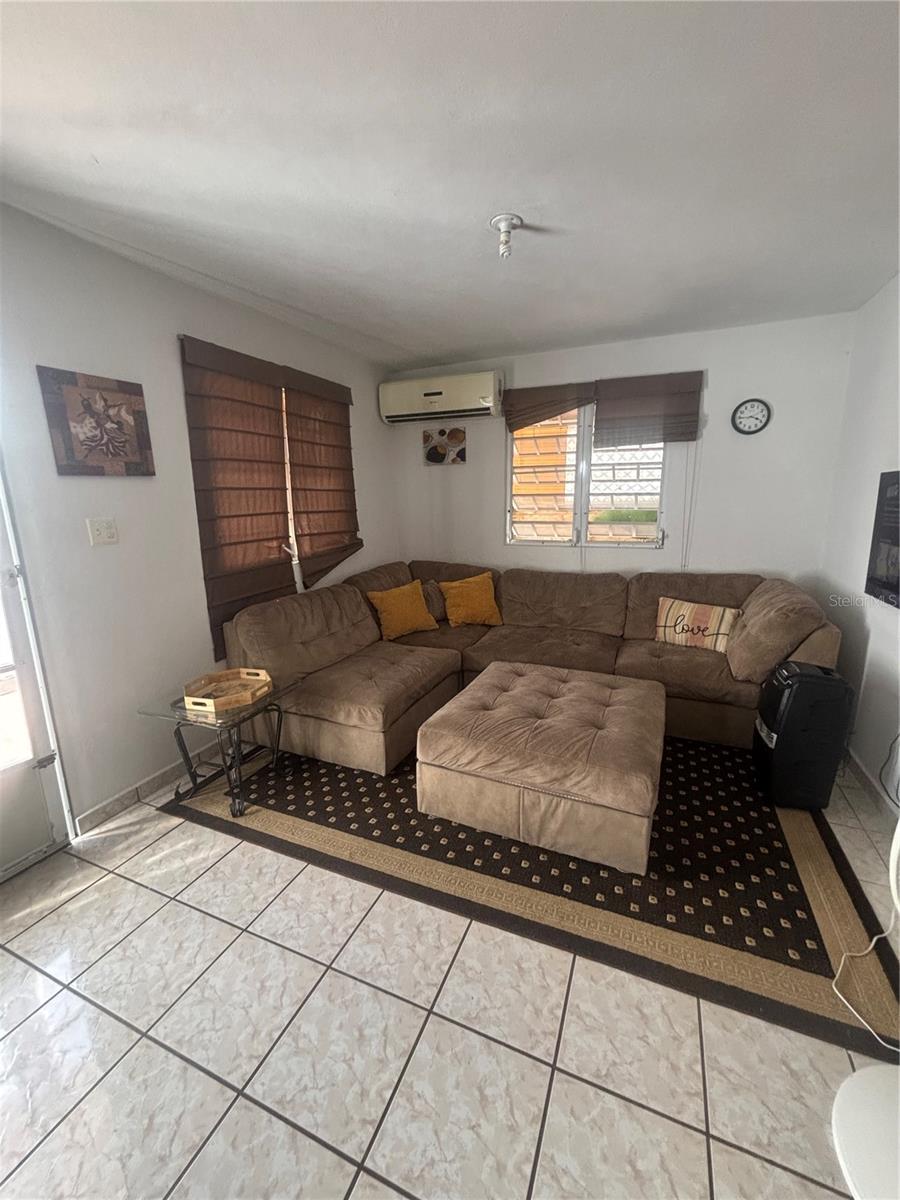 URB COUNTRY CLUB - Residential