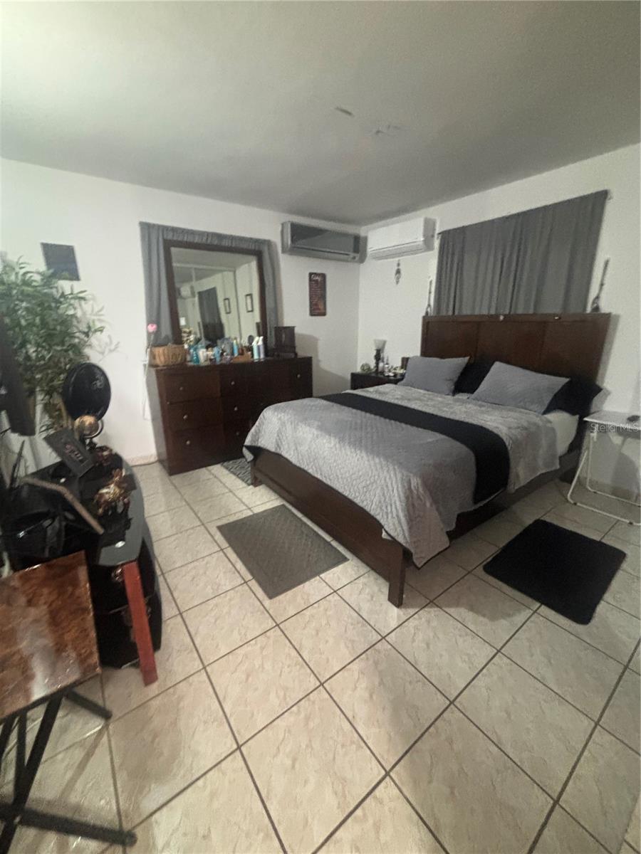 URB COUNTRY CLUB - Residential