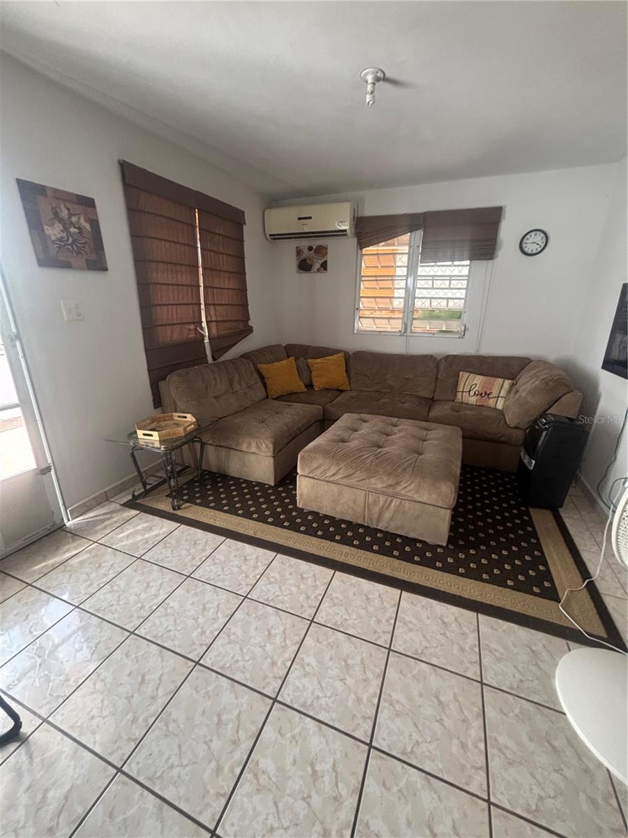 URB COUNTRY CLUB - Residential