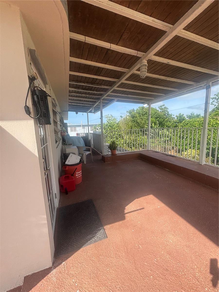 URB COUNTRY CLUB - Residential