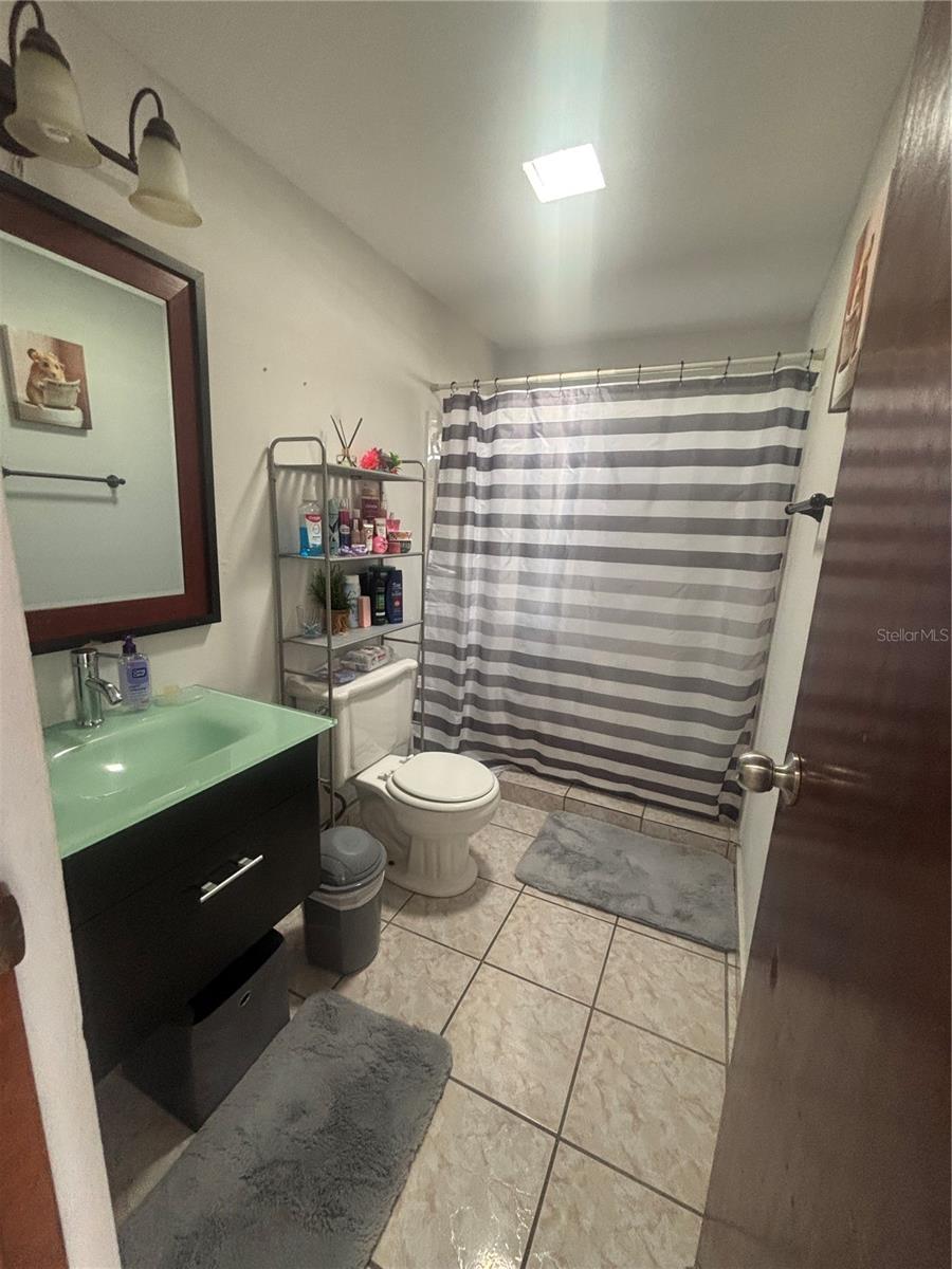 URB COUNTRY CLUB - Residential