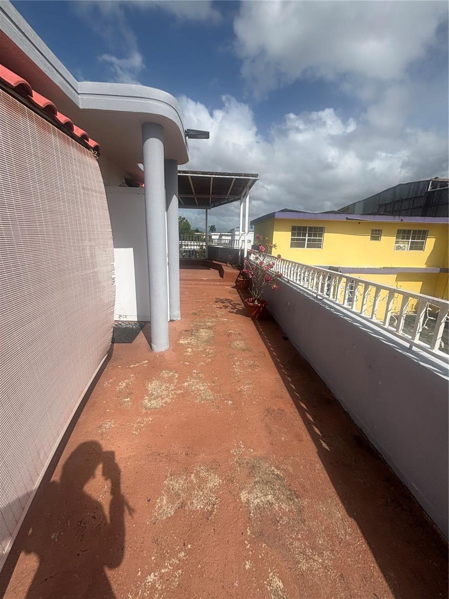 URB COUNTRY CLUB - Residential