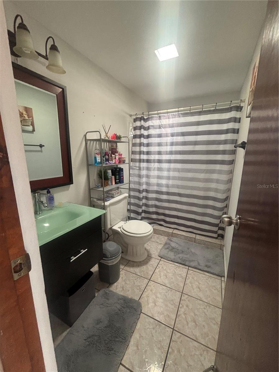 URB COUNTRY CLUB - Residential