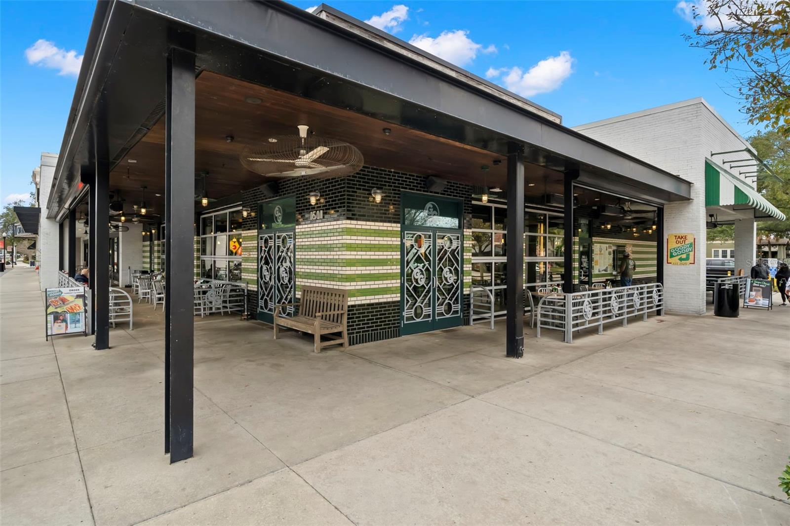 HYDE PARK WALK A CONDO - Residential