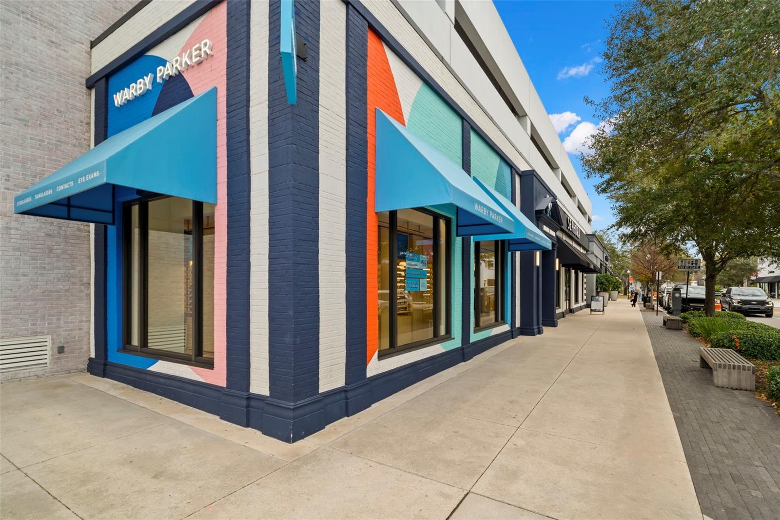 HYDE PARK WALK A CONDO - Residential