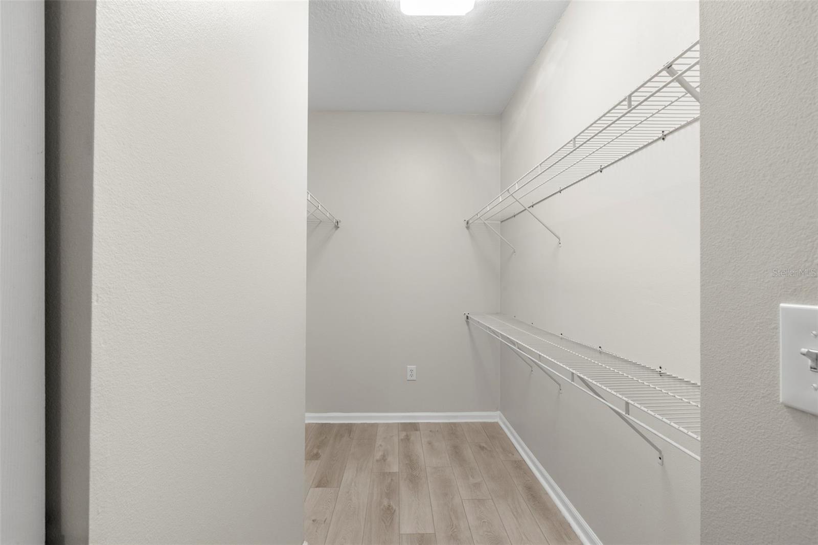 HYDE PARK WALK A CONDO - Residential