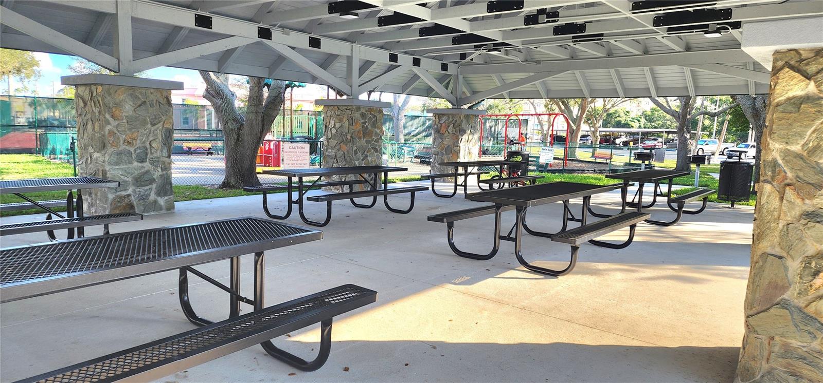 LES CHATEAUX DES ROIS - Residential