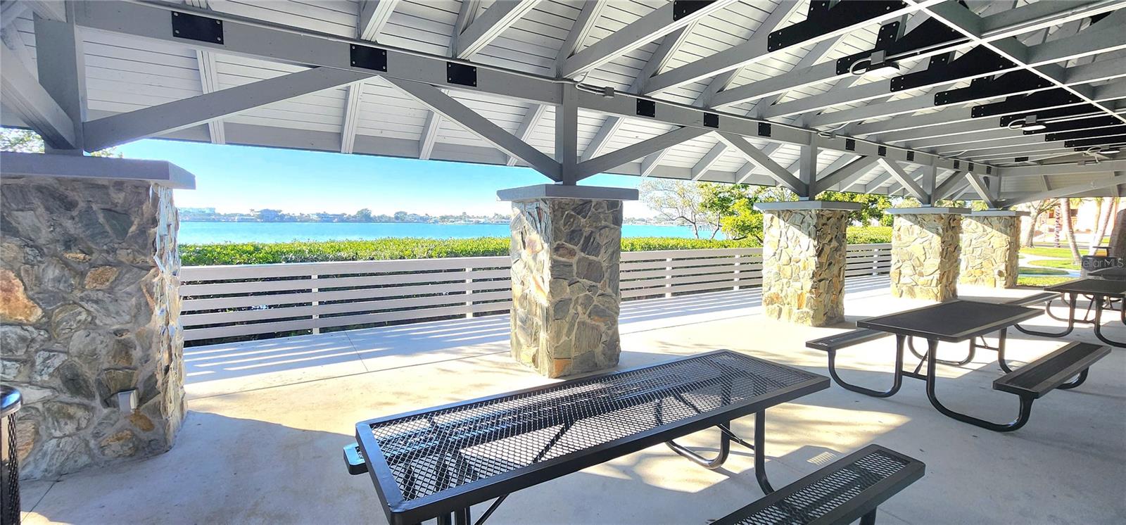 LES CHATEAUX DES ROIS - Residential