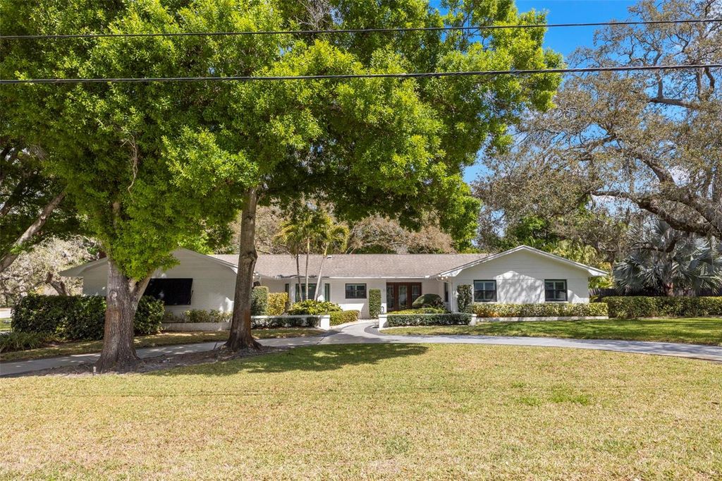 Photo of 11 Birdie Lane, Palm Harbor, FL 34683 (MLS # TB8483137)