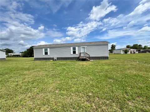 Photo of 1115 NW 12th Lane, Lake Panasoffkee, FL 33538 (MLS # G5112251)