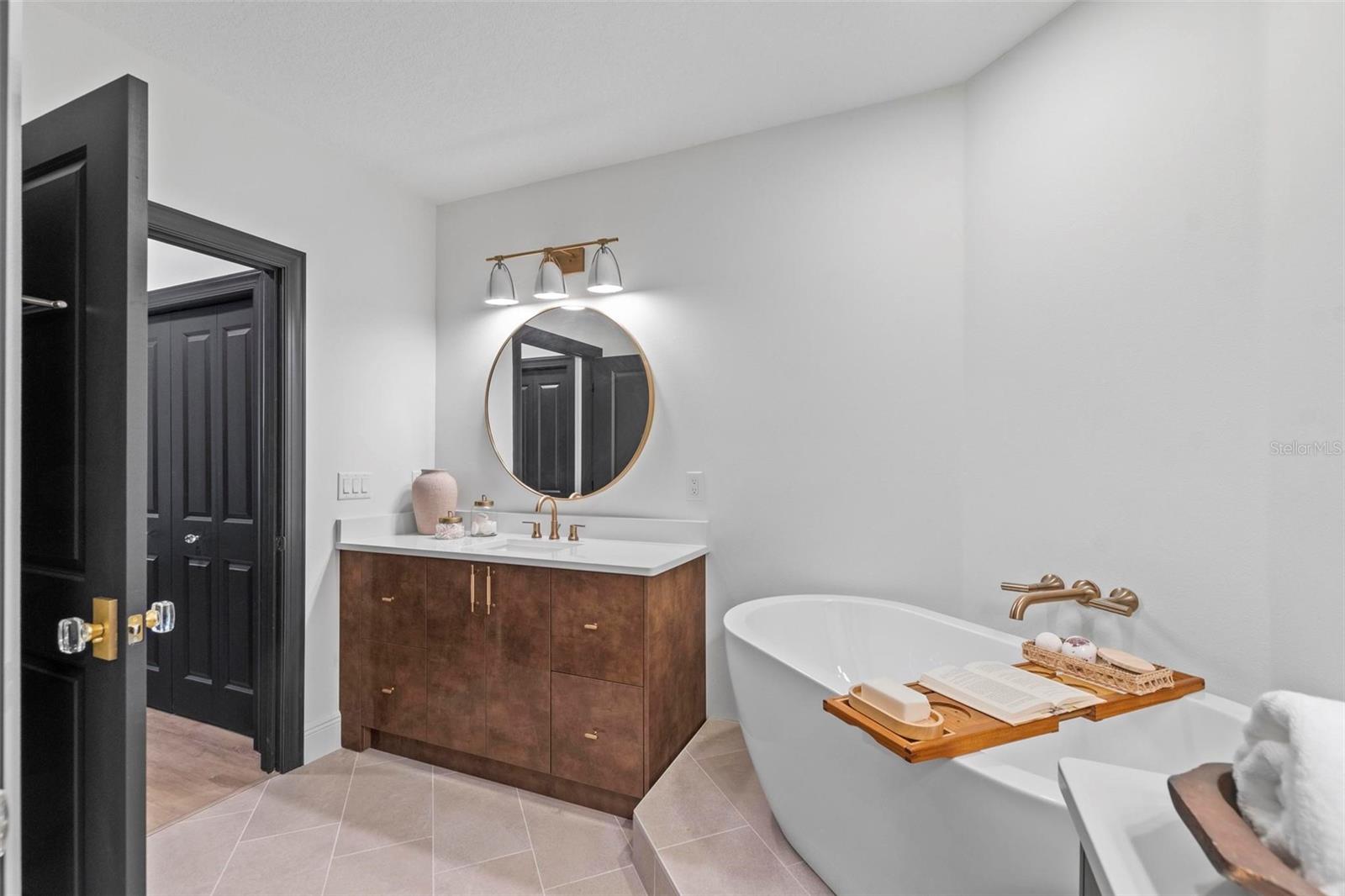 GRAND VISTA CONDO - Residential