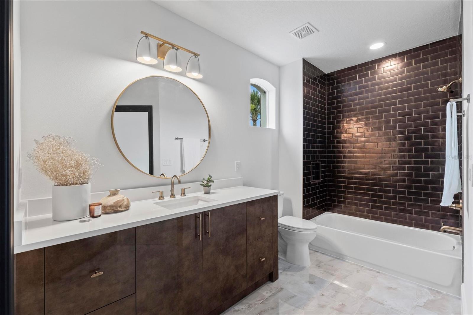 GRAND VISTA CONDO - Residential