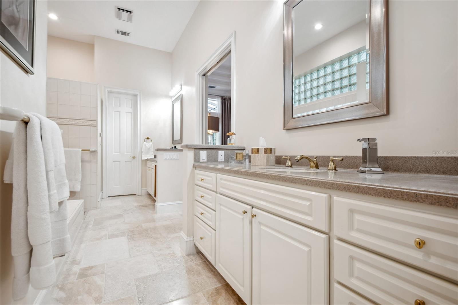 TAMPA PALMS 4A UNIT 1 - Residential