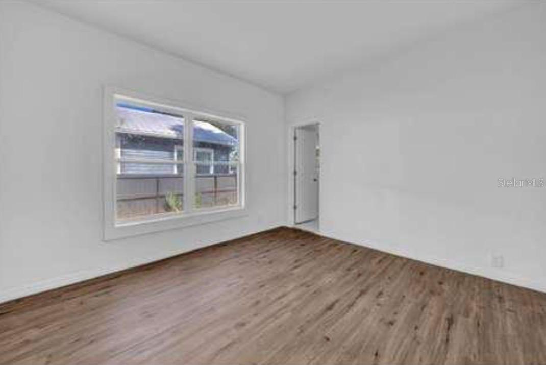 KNOWLES - Residential