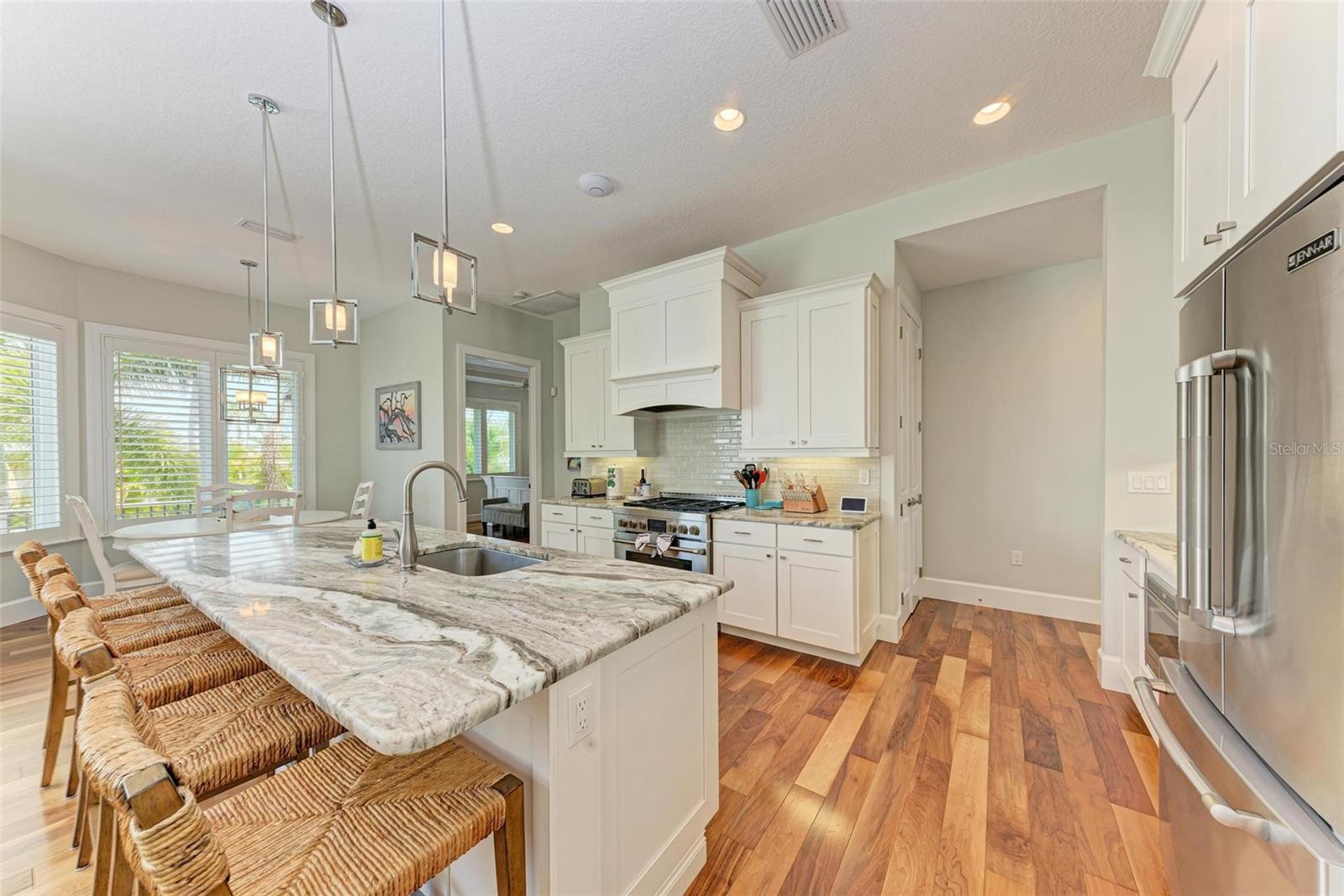 LONGBOAT KEY - Residential