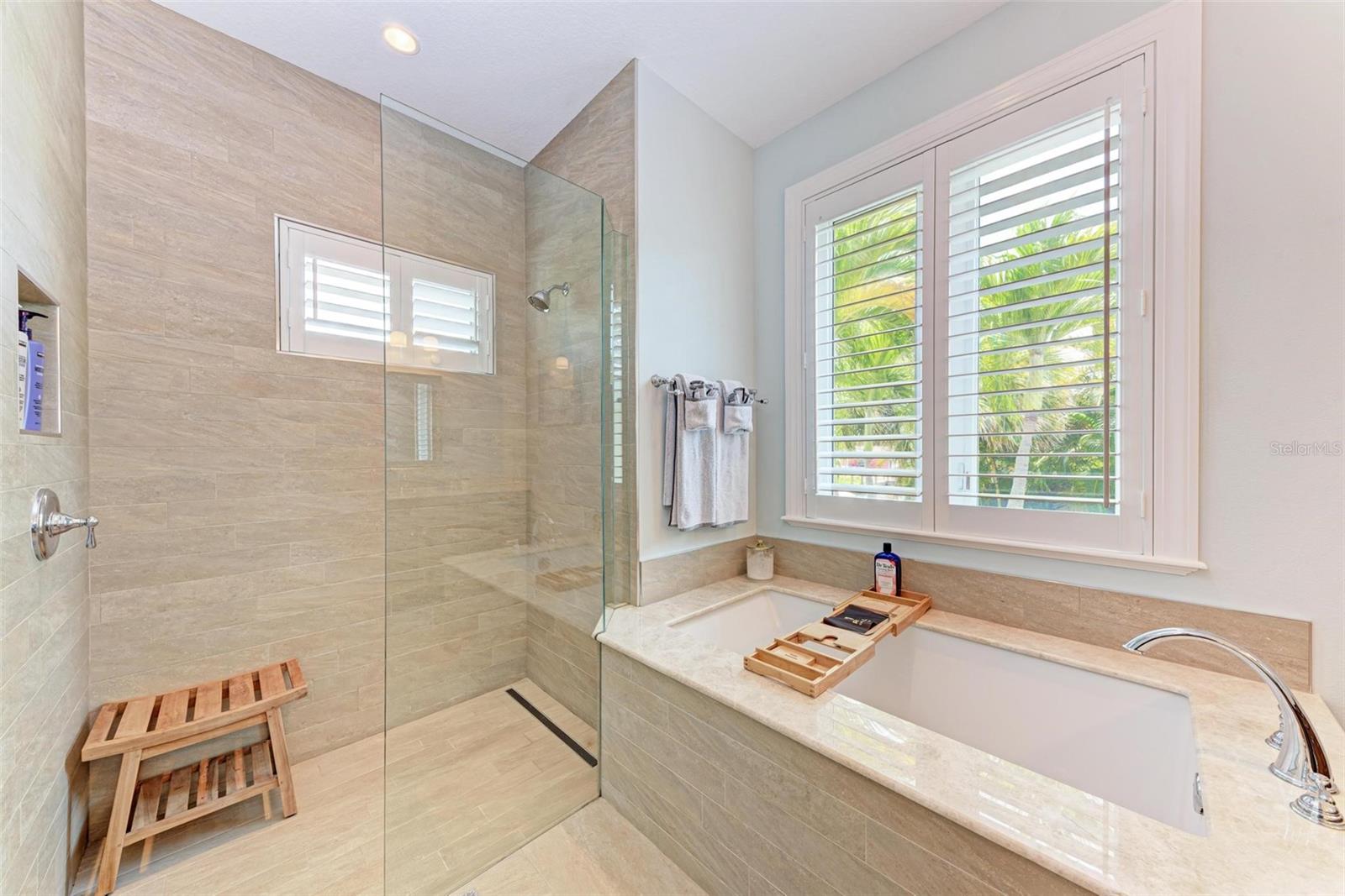 LONGBOAT KEY - Residential