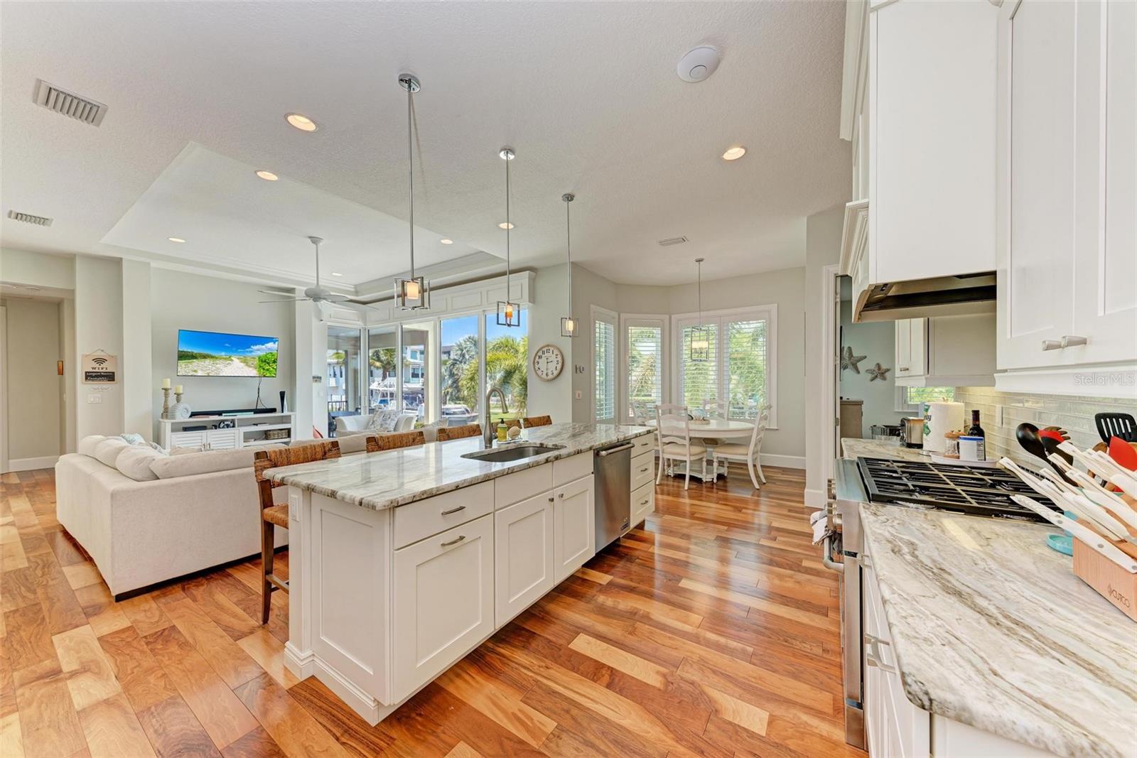 LONGBOAT KEY - Residential