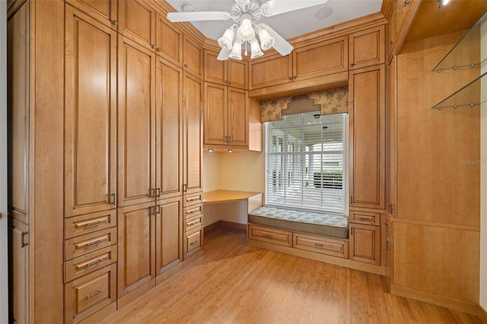 VILLAGEWALK - Residential