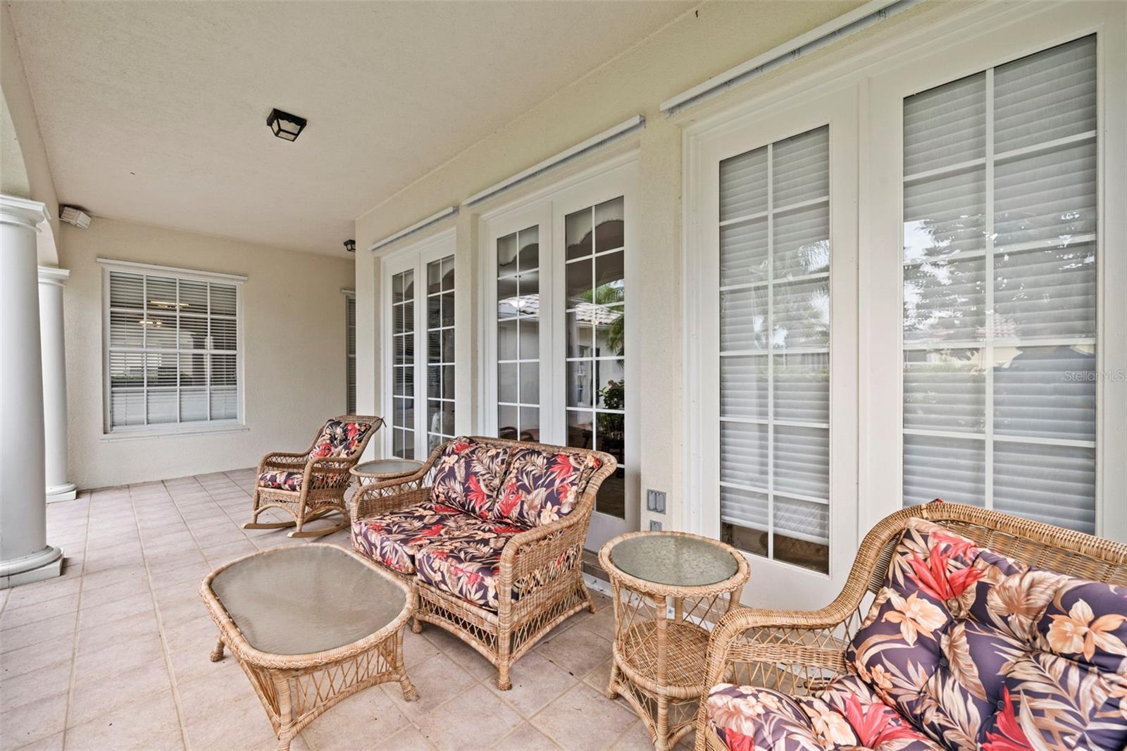 VILLAGEWALK - Residential