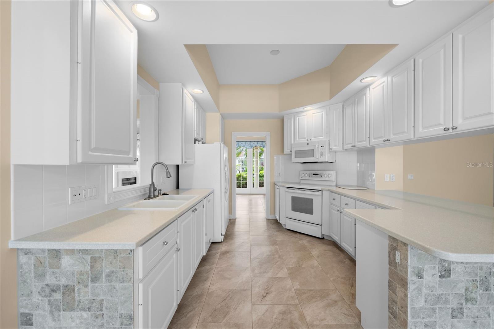 VILLAGEWALK - Residential